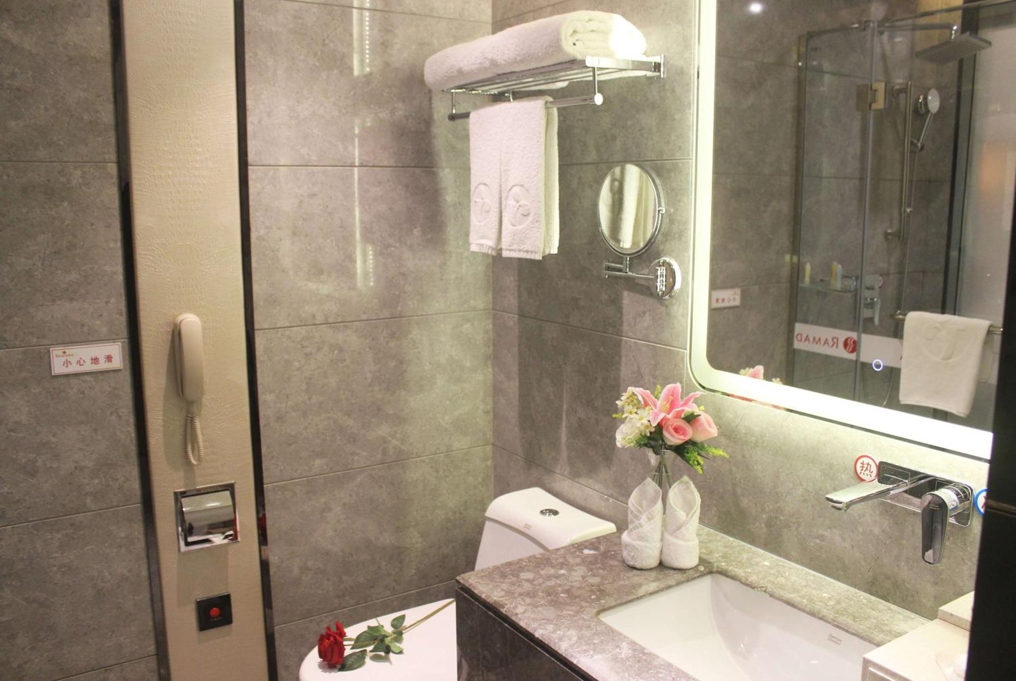 Hotel Ramada Shenzhen Baoan Exterior foto