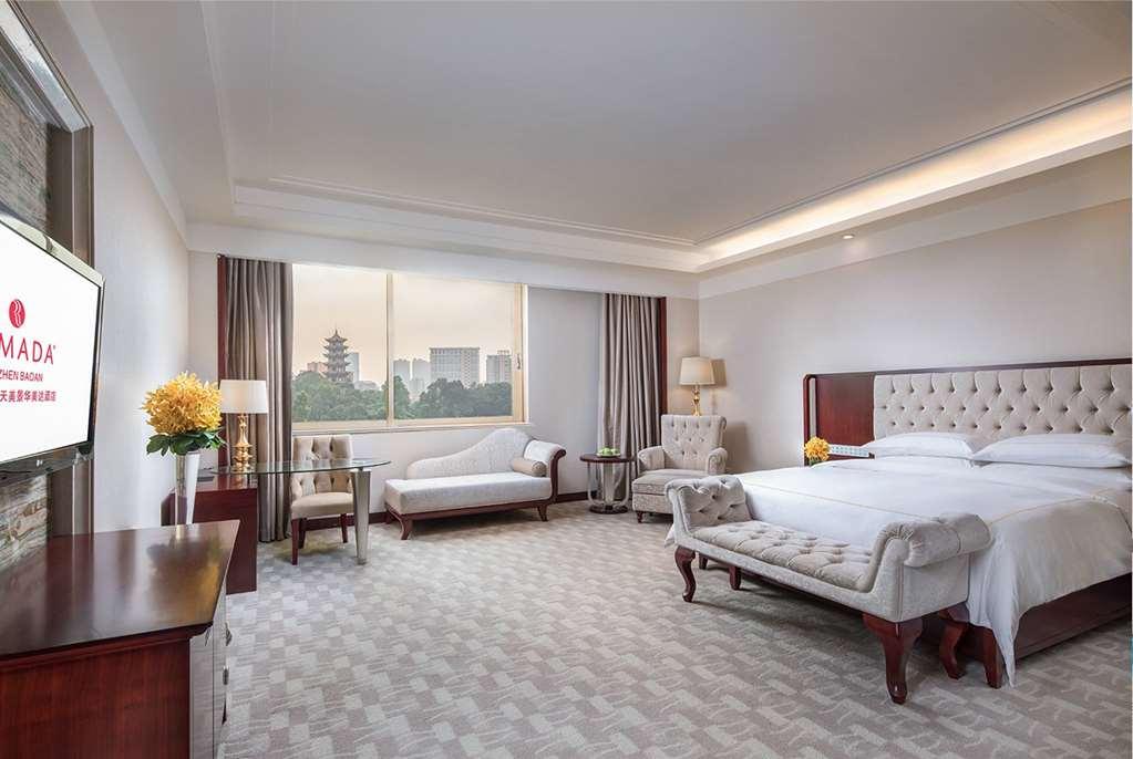 Hotel Ramada Shenzhen Baoan Zimmer foto